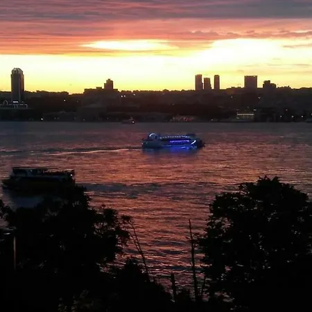 The Bosphorus Perch * Estambul